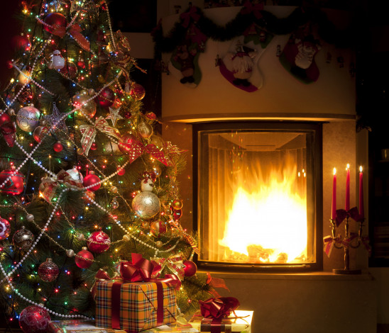 Обои картинки фото праздничные, новогодний, очаг, свечи, елка, камин, подарки