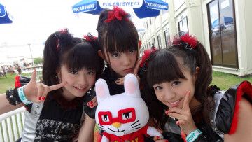 Картинка babymetal музыка взгляд k-pop япония поп девушки молодежный данс-поп электро-поп бабблгам-поп фон