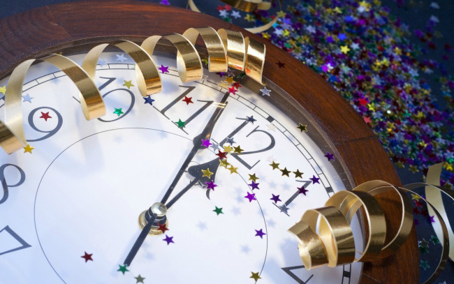 Обои картинки фото праздничные, разное, новый, год, часы, серпантин, циферблат