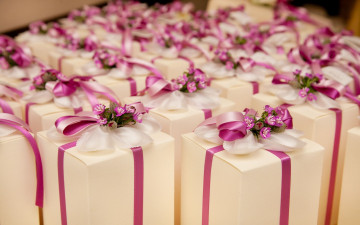 Картинка праздничные подарки+и+коробочки украшение коробки цветы ленты подарки