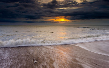 Картинка природа восходы закаты облака волны