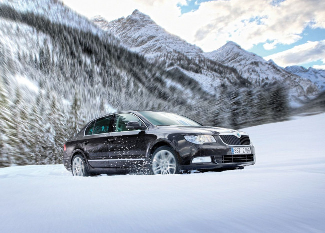 Обои картинки фото 352, koda, superb, автомобили, skoda, зима, снег, горы