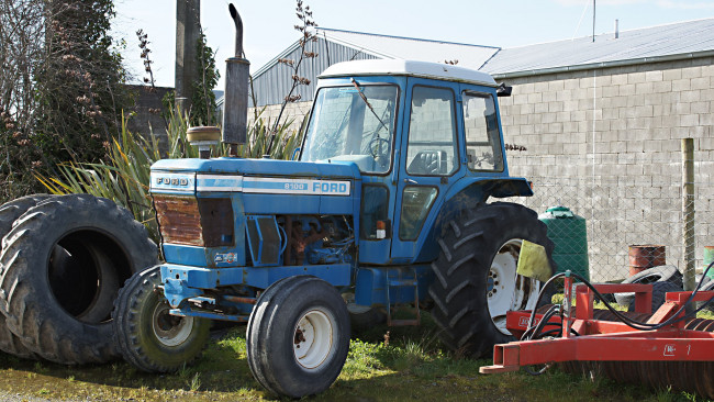 Обои картинки фото ford 8100 tractor, техника, тракторы, трактор, колесный