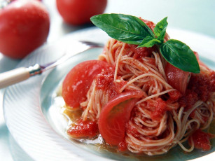 Картинка еда макаронные+блюда спагетти томаты помидоры базилик
