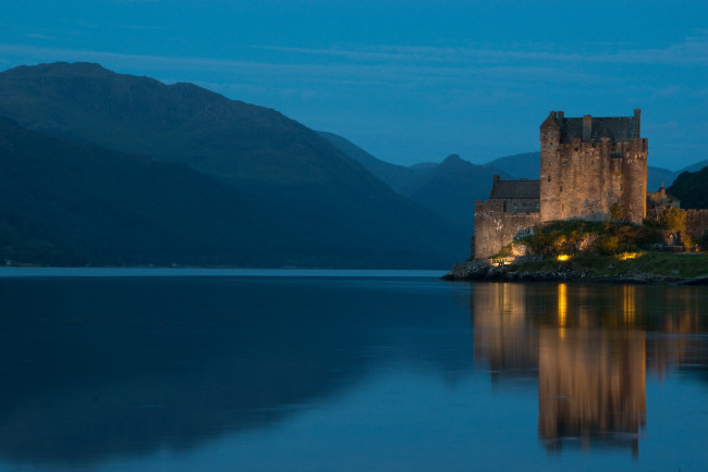Обои картинки фото города, замок, эйлиан, донан, шотландия, река, ночь