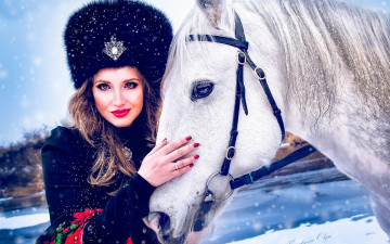 Картинка девушки -unsort+ брюнетки +шатенки девушка меха лошадь шапка