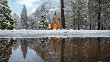 Картинка природа реки озера водоем снег зима деревья домик