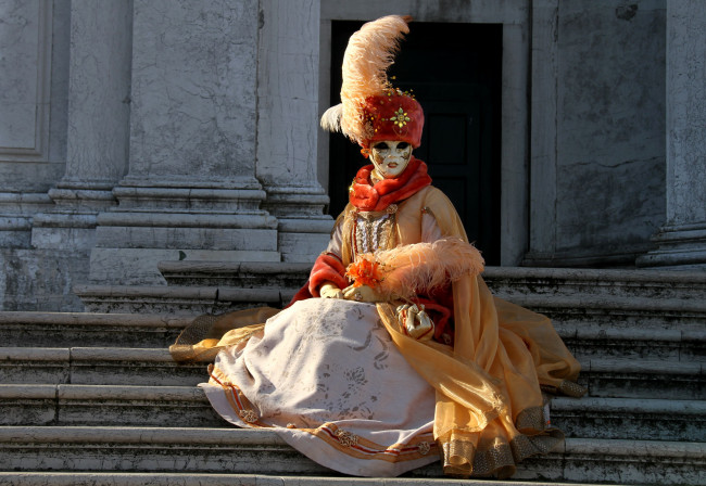 Обои картинки фото разное, маски, карнавальные, костюмы, карнавал, венеция, перо