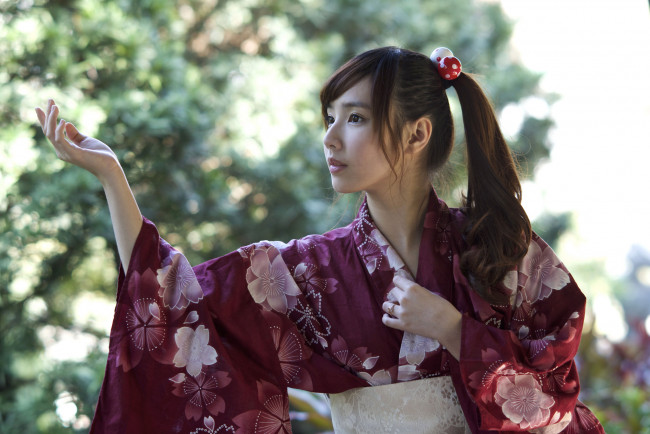 Обои картинки фото девушки, -unsort , азиатки, взгляд, кимоно, лицо