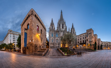 обоя barcelona,  catalonia, города, барселона , испания, площадь, собор