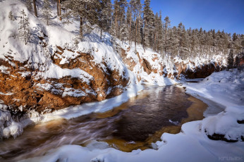 Картинка природа зима река обрыв krubek снег лес