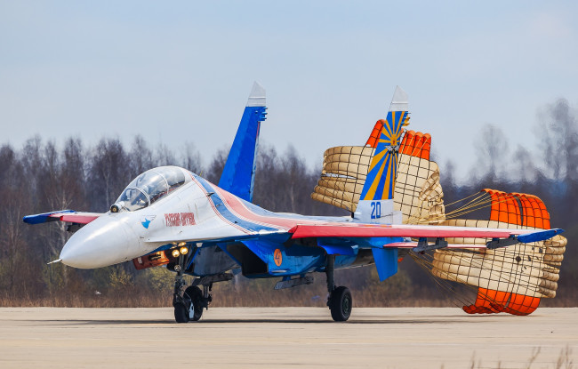 Обои картинки фото su-27ub russian knights, авиация, боевые самолёты, истребитель