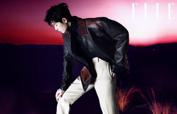 Картинка мужчины xiao+zhan актер куртка брюки закат степь