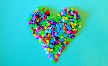Картинка праздничные день+святого+валентина +сердечки +любовь сердечко конфеты