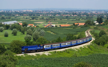 обоя техника, поезда, дома, железная, дорога, деревья, синий, поезд, поселок