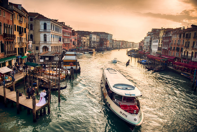 Обои картинки фото города, венеция, италия, дома, катер, канал
