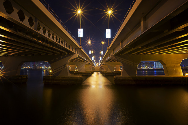 Обои картинки фото al maktoum bridge, города, дубаи , оаэ, мост, река, огни, ночь