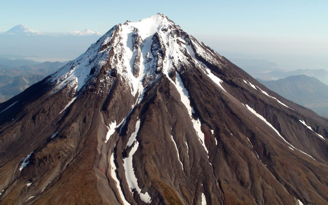 Обои картинки фото природа, горы, камчатка, вулкан, снег, гора, вершина