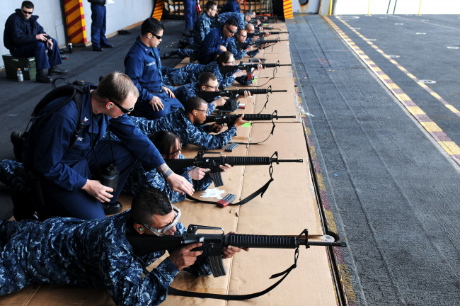 Обои картинки фото оружие, армия, спецназ, стрельба, m, -, 16, американские, моряки
