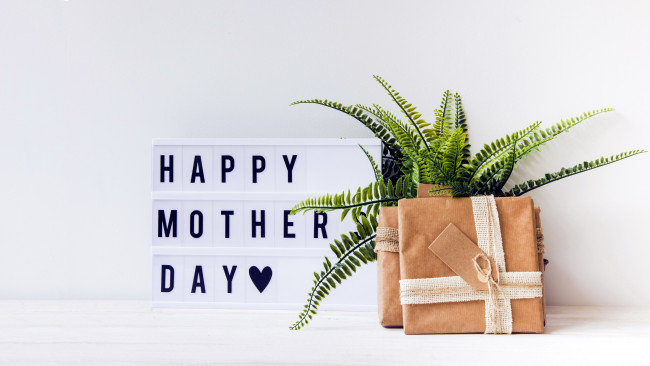 Обои картинки фото праздничные, день матери, надпись, подарки