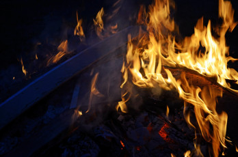 Картинка природа огонь костер угли