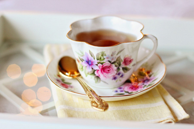 Обои картинки фото еда, напитки,  чай, изящная, чашка, блюдце, чай, ложка
