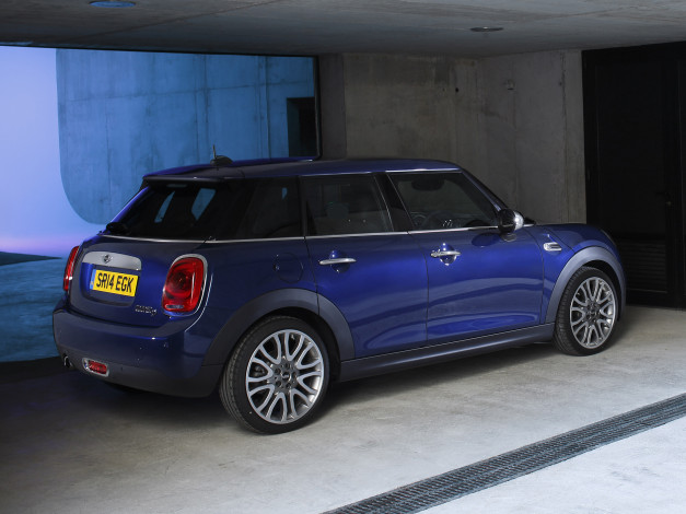 Обои картинки фото автомобили, mini, cooper, d, 5-door, uk-spec, 2014г, голубой