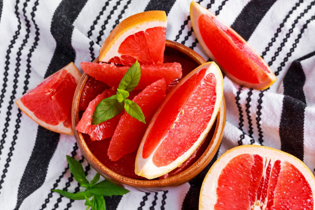 Обои картинки фото еда, цитрусы, красный, сочный, грейпфрут