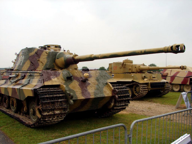 Обои картинки фото тяжёлый, танк, pzkpfw, vi, ausf, тигр, ii, техника, военная
