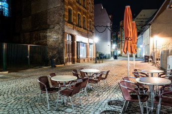 Картинка германия города -+улицы +площади +набережные здания фонари столы стулья