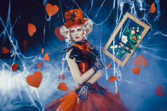Картинка разное маски +карнавальные+костюмы девушка митенки паутина кудри платье банты блондинка наряд сердечки рамка цветы картина шляпа