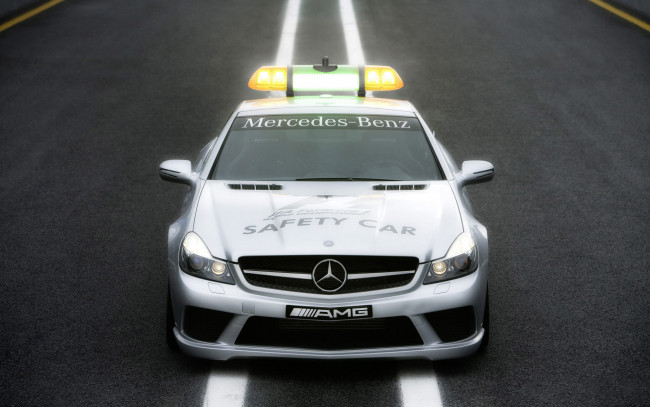 Обои картинки фото автомобили, mercedes-benz, мерседес, белый, полиция, дорога, шоссе