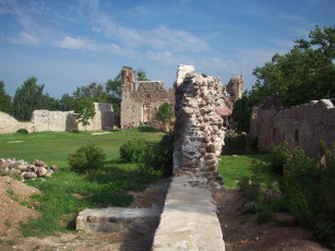 Картинка руины замка добеле латвия города исторические архитектурные памятники
