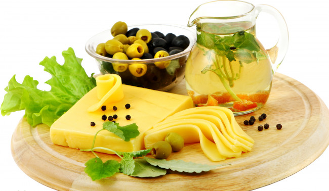 Обои картинки фото еда, сырные, изделия, салат, маслины, сыр