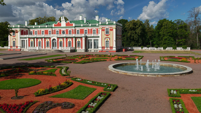 Обои картинки фото города, таллин , эстония, клумбы, фонтан