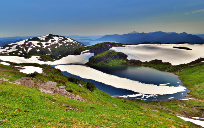 Обои картинки фото beautiful, place, природа, реки, озера, луга, снег, горы, озеро, склон