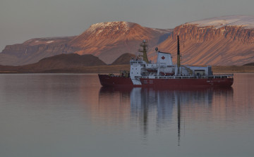 Картинка корабли танкеры море горы корабль арктика север небо природа