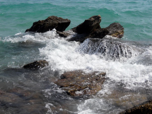 Картинка природа побережье волны камни пена