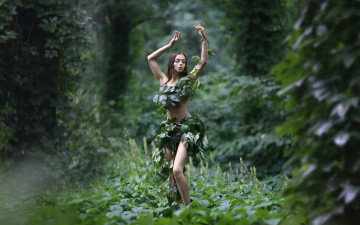 Картинка девушки -+брюнетки +шатенки девушка лес