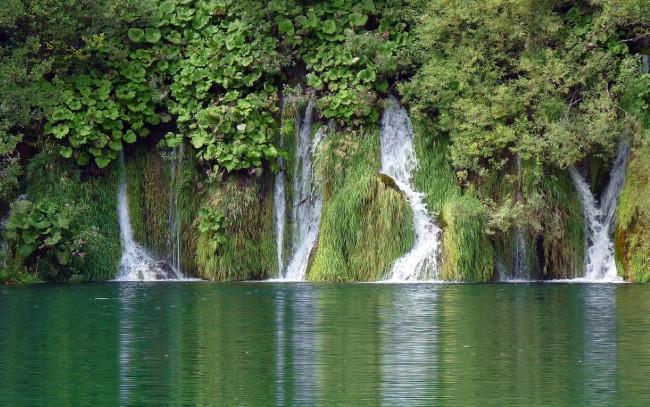 Обои картинки фото природа, водопады, зелень