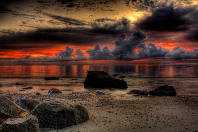 Обои картинки фото природа, побережье, облака, камни, море, закат