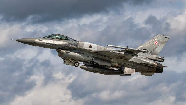 Обои картинки фото авиация, боевые самолёты, f16, fighting, falcon, general, dynamics, истребитель, четвертое, поколение