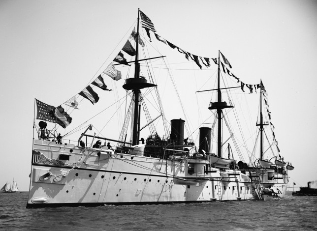 Обои картинки фото корабли, другое, броненосец, флаги, исторический
