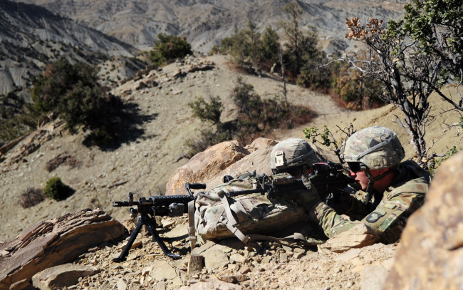 Обои картинки фото оружие, армия, спецназ, afghanistan, providing, security, m240, machinegun