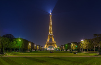 Картинка la+tour+eiffel города париж+ франция огни ночь башня