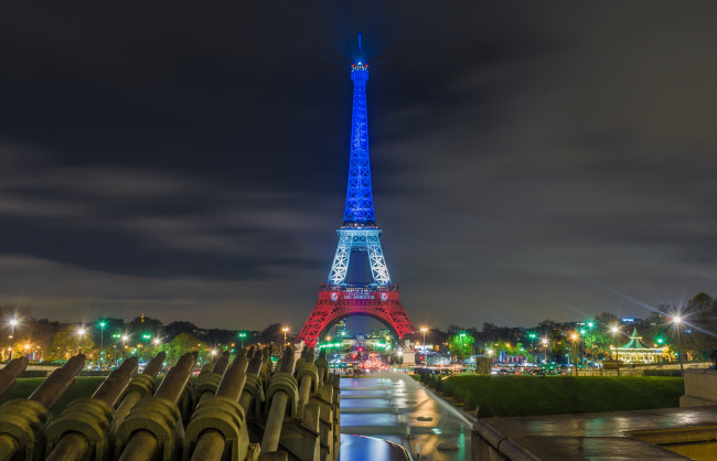Обои картинки фото города, париж , франция, огни, башня, ночь