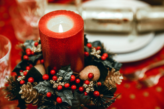 Обои картинки фото праздничные, новогодние свечи, огонек, свеча, венок