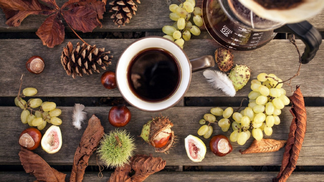 Обои картинки фото еда, кофе,  кофейные зёрна, шишки, виноград, желуди, осень