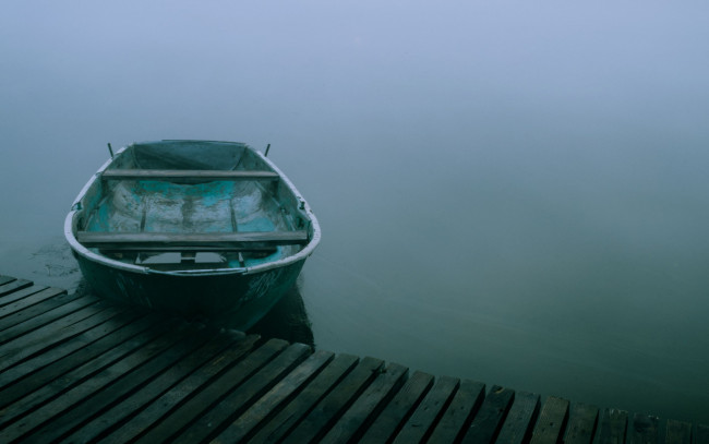 Обои картинки фото корабли, лодки,  шлюпки, мостки, лодка, туман
