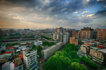 обоя города, тайбэй , тайвань,  китай, городской, вид, пейзаж, дальний, облака, небо, здание, деревья, закат, тайбэй